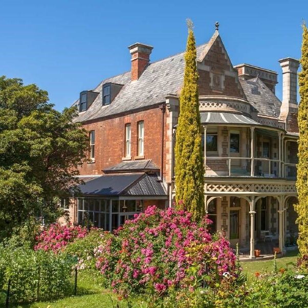 tasmania history town names tourism